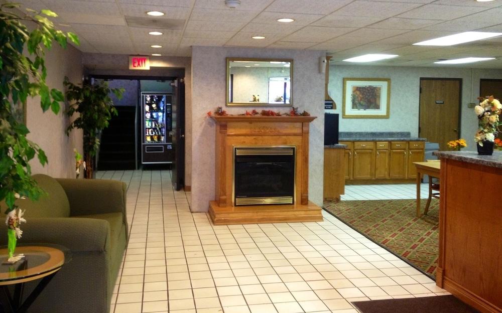 Super 8 By Wyndham Logansport Motel Екстериор снимка